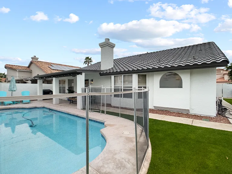 1218 E Seahorse Ln — Photo 6