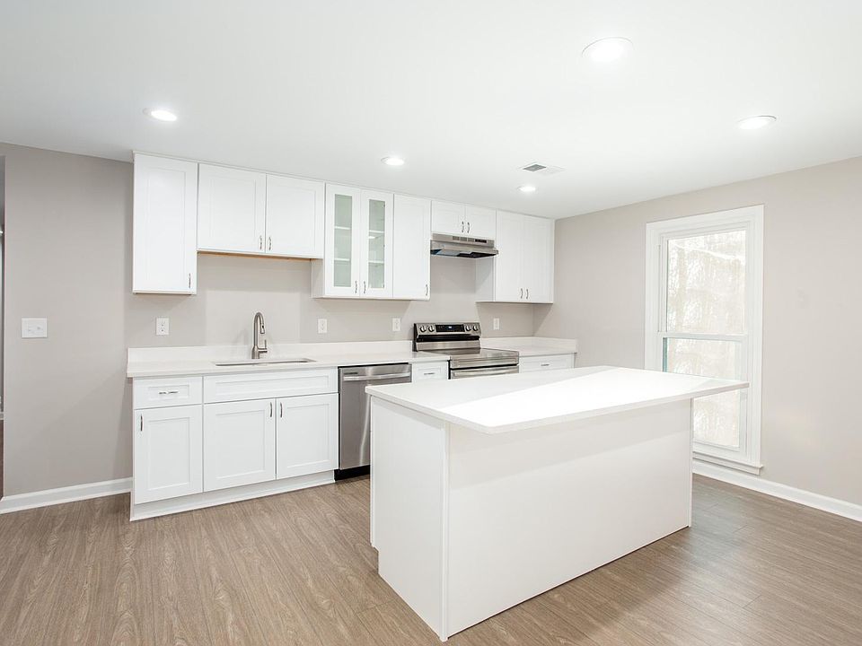 Kitchen / island area