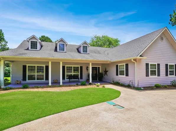 622 Green Meadow Trl, Holly Lake Ranch, TX 75765