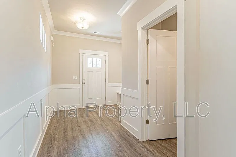 3 bed, 2.5 bath, 1805 sqft, $1,950 — Photo 4