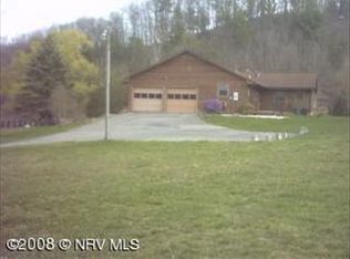 809 Den Hill Rd, Christiansburg, VA 24073