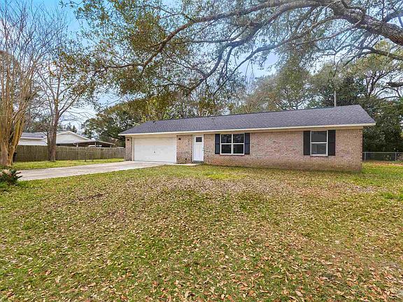 2nd image of 6027 Villenauve Ln