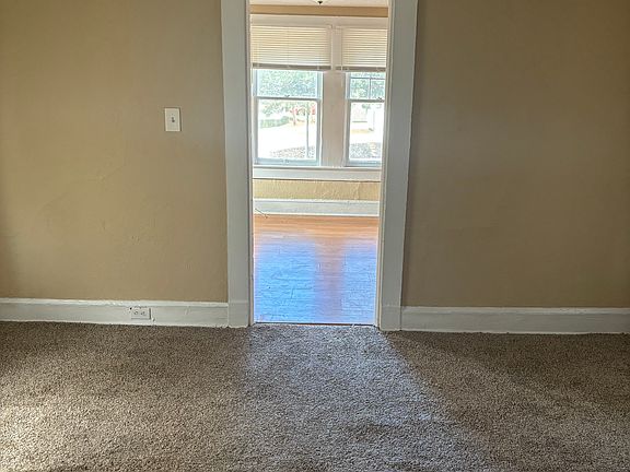 4th image of 915 Stockton St #B