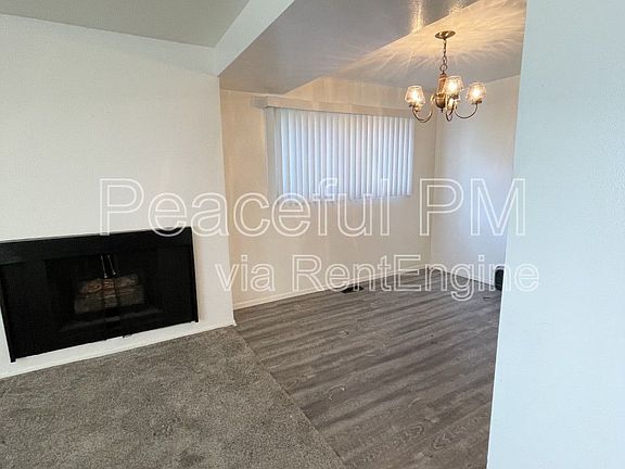 5th image of 1475 E Brooklane Cir