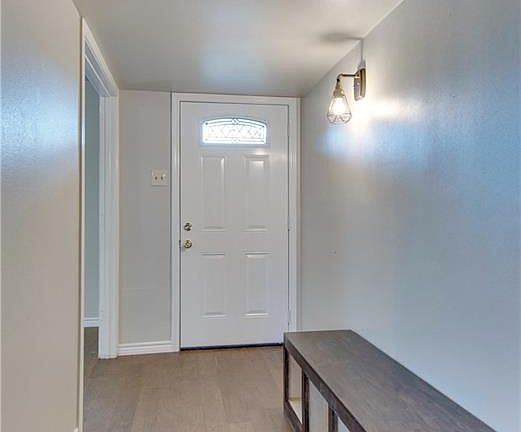 3rd image of 3101 Pinewood Dr