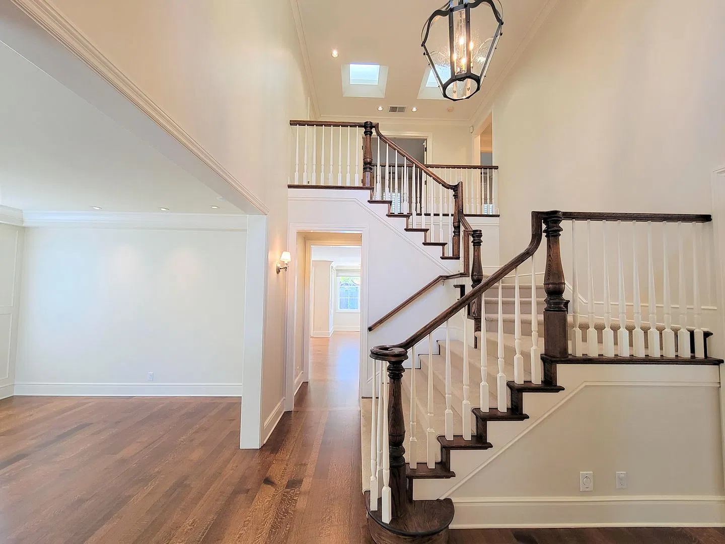 Beautiful 4br/4.5ba Home close to Downtown Menlo Park! — Photo 2