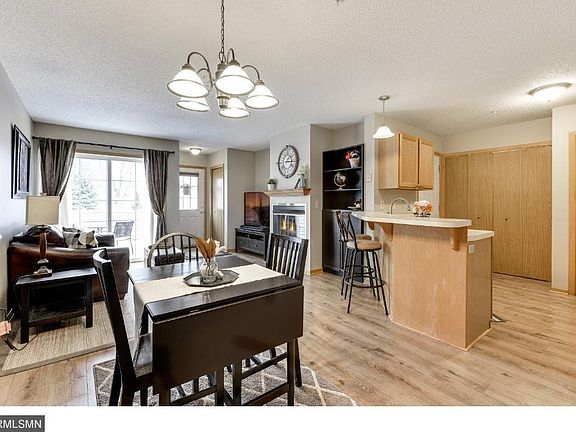 2nd image of 530 Mission Hills Way W