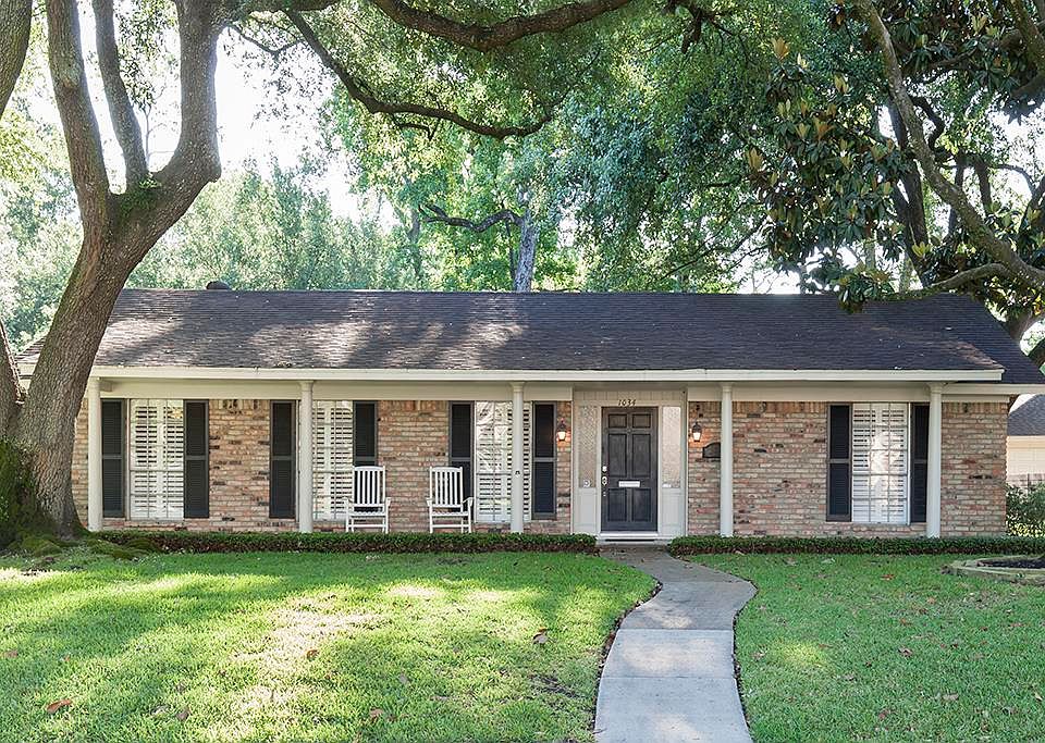 1st image of 1034 Ben Hur Dr