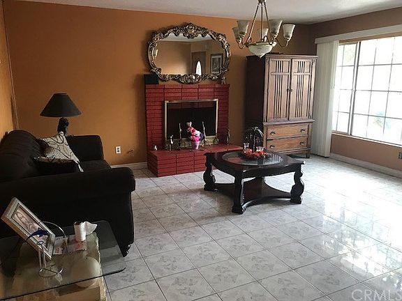 5th image of 8824 Tamarind Ave