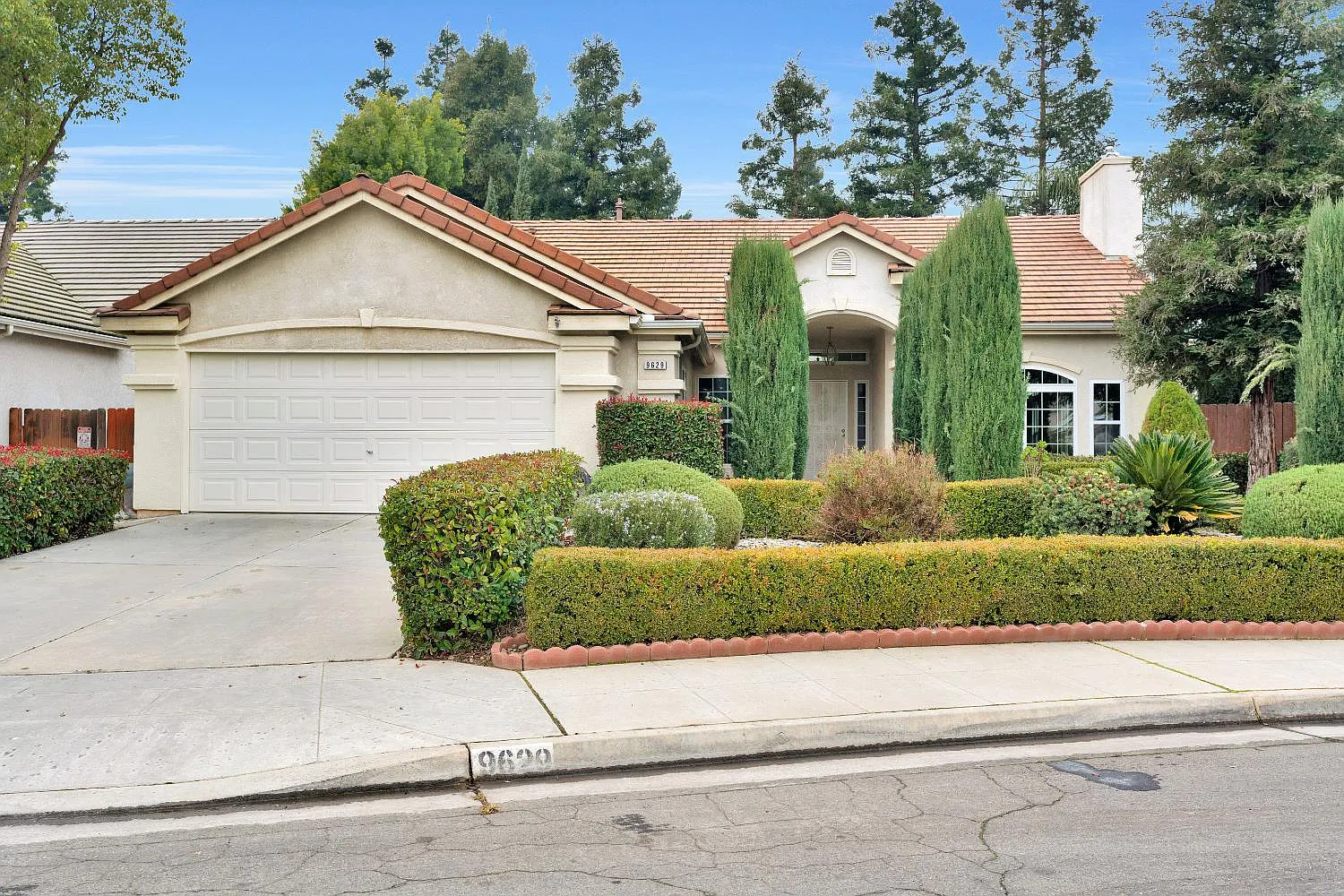 9629 N Paula Ave photo 1