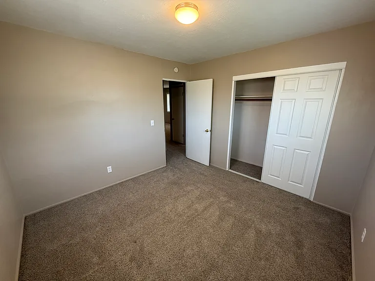 786 Centerville Ln — Photo 4
