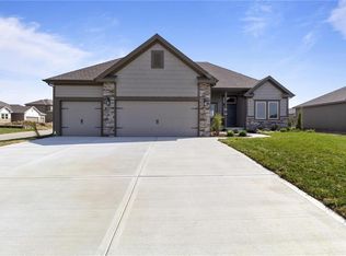 11104 N Crystal Ave, Kansas City, MO 64156