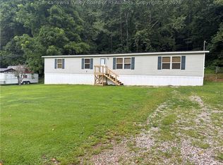 213 Hewett Town Cir, Hewett, WV 25108