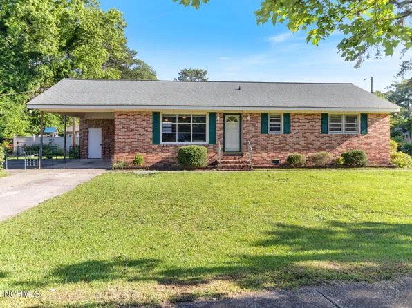 1011 N Gill Street, Laurinburg, NC 28352