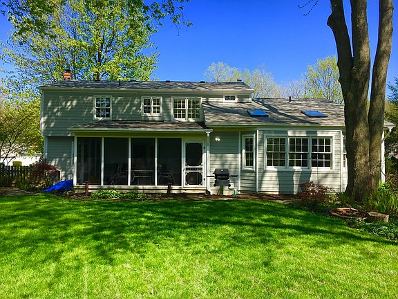 3rd image of 404 Bates Dr