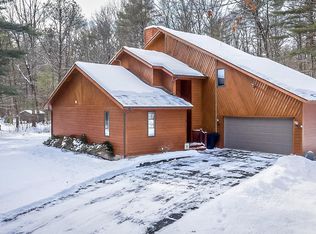 128 Edie Rd, Saratoga Springs, NY 12866