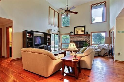 5th image of 7513 Laroche Ave