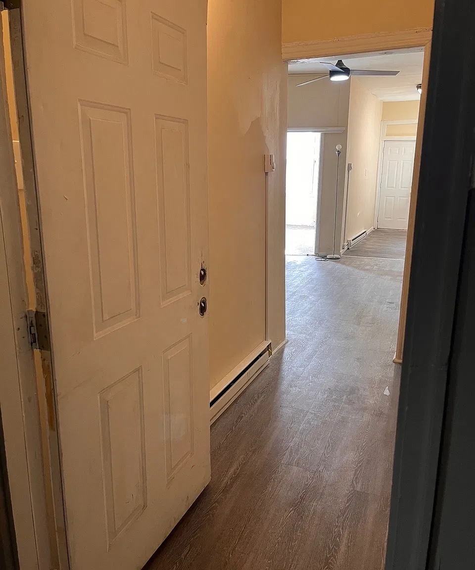 4946 N Broad St — Photo 2