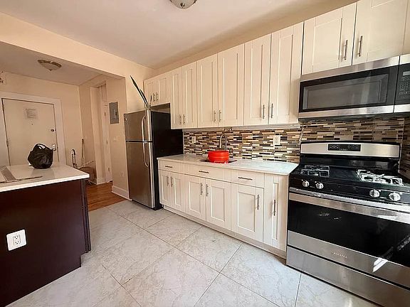 3rd image of 60 Clarkson Ave #1Q