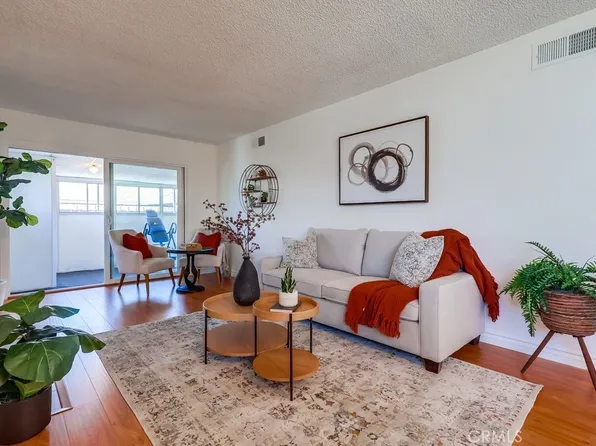 26832 Avenue Of The Oaks Unit D, Santa Clarita, CA 91321