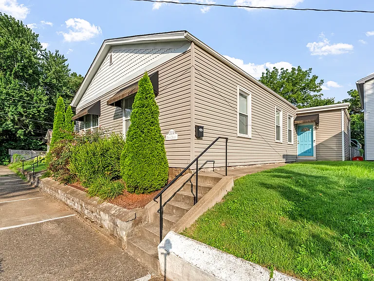 1304 Payne St — Photo 1