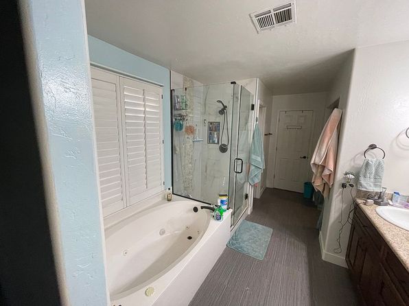 3532 E Fairbrook Cir