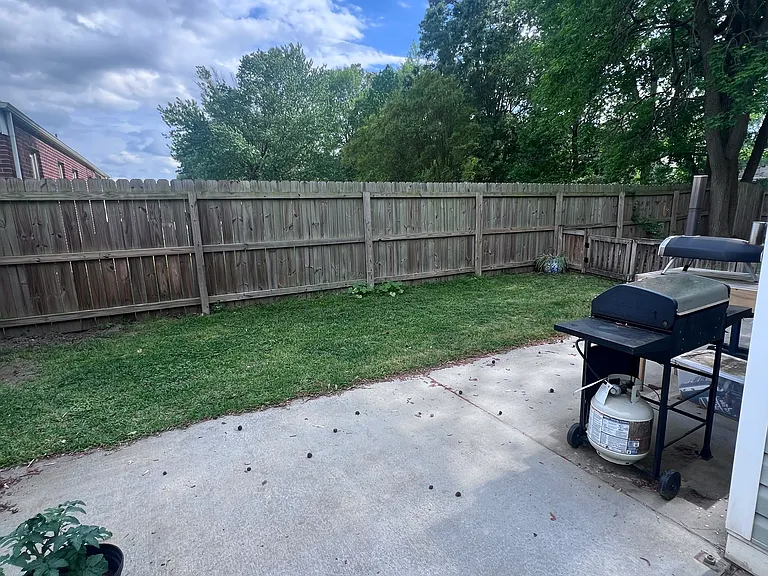 307 Lynnhaven Dr — Photo 12