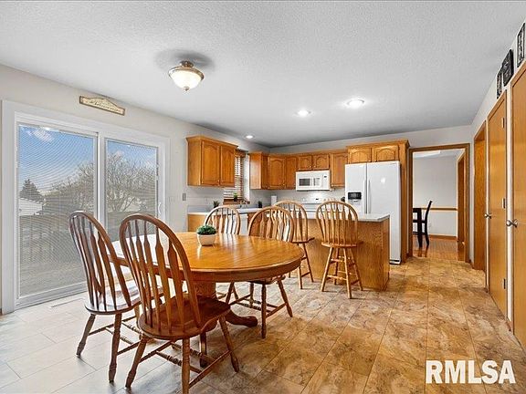 3rd image of 2973 48th Ave