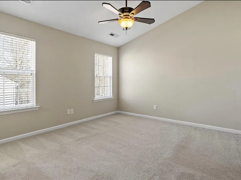 305 Anterbury Dr — Photo 23