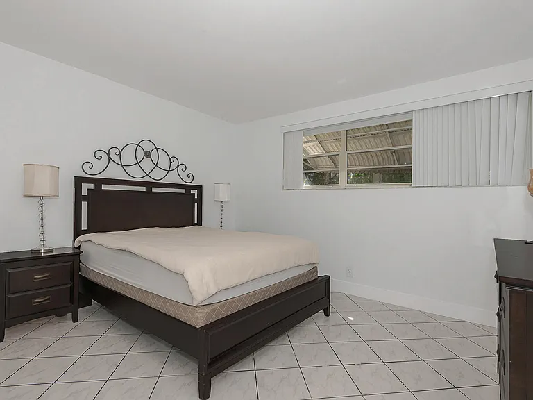 1333 E Hallandale Beach Blvd #101 — Photo 22