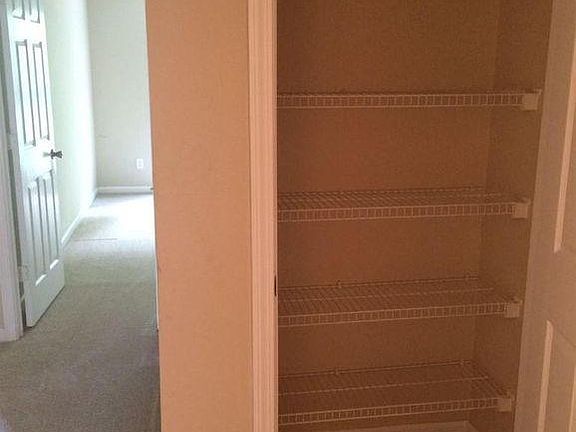 5th image of 110 Fern Crest Dr