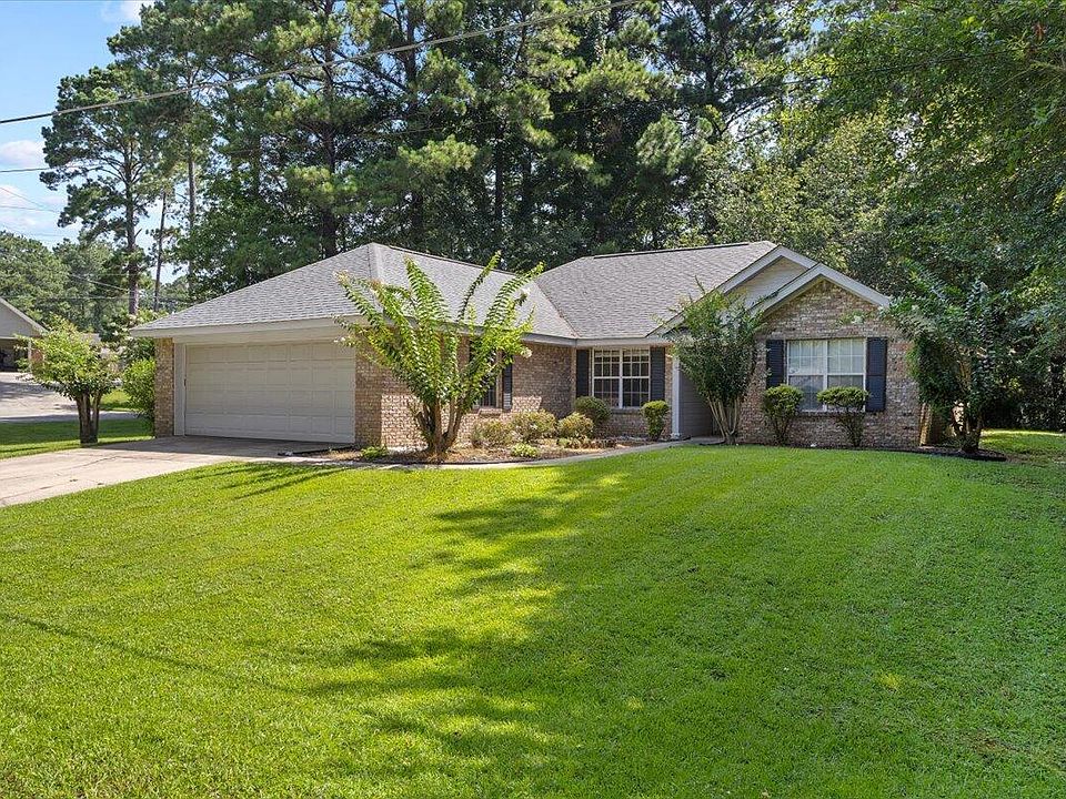 1st image of 334 Pine Ln