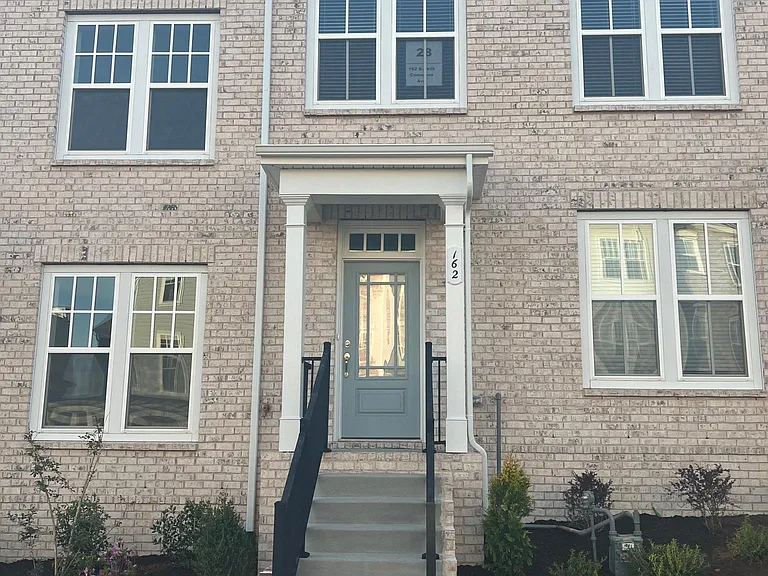 162 Burkitt Commons Ave #162 — Photo 1