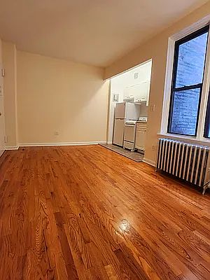 1st image of 206 W 106th St APT 32