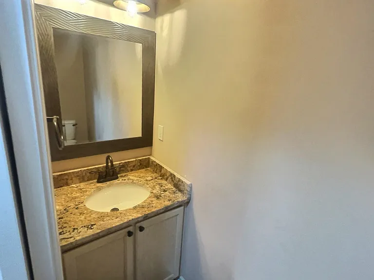 6500 Colonial Dr — Photo 8