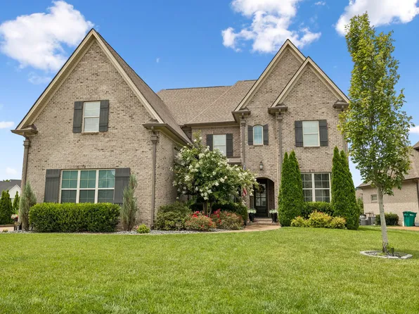 6028 Trout Ln, Spring Hill, TN 37174