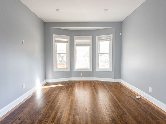 635Belmont-102