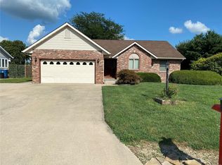 167 Heatherland Dr, Bethalto, IL 62010