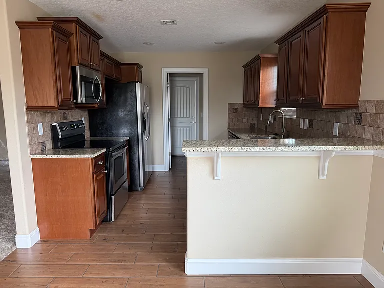 2515 S Willard Ave — Photo 4