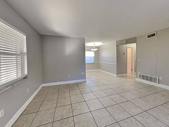 5th image of 2605 E Pine St