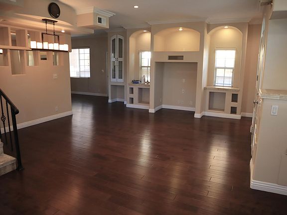 Plenty of build-in shelving and nooks to display or store your keepsakes