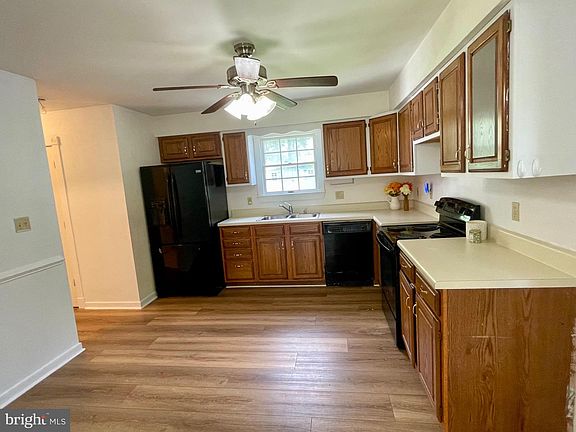 4th image of 139 Wakefield St