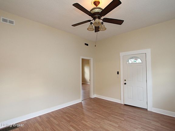 4th image of 309 E Woodford St