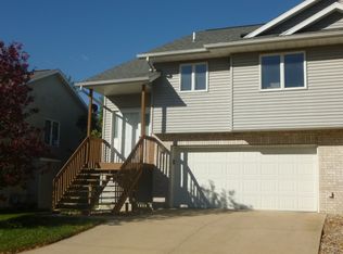 60 Shannon Dr, North Liberty, IA 52317