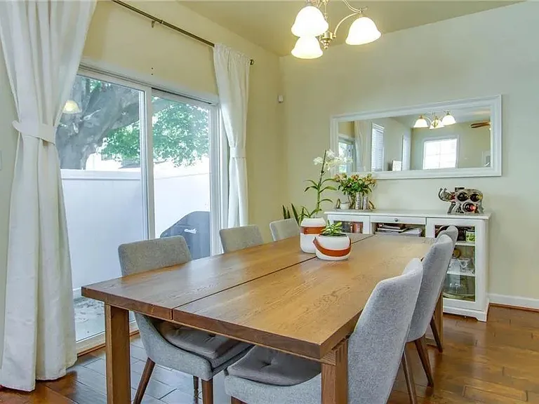 1012 Marble Walke Way — Photo 10
