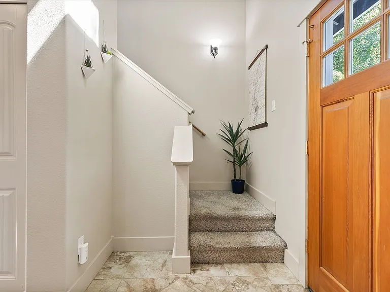 20184 Merriewood Ln — Photo 17