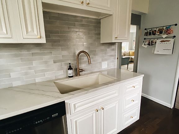 4th image of 207 Loveman Ave