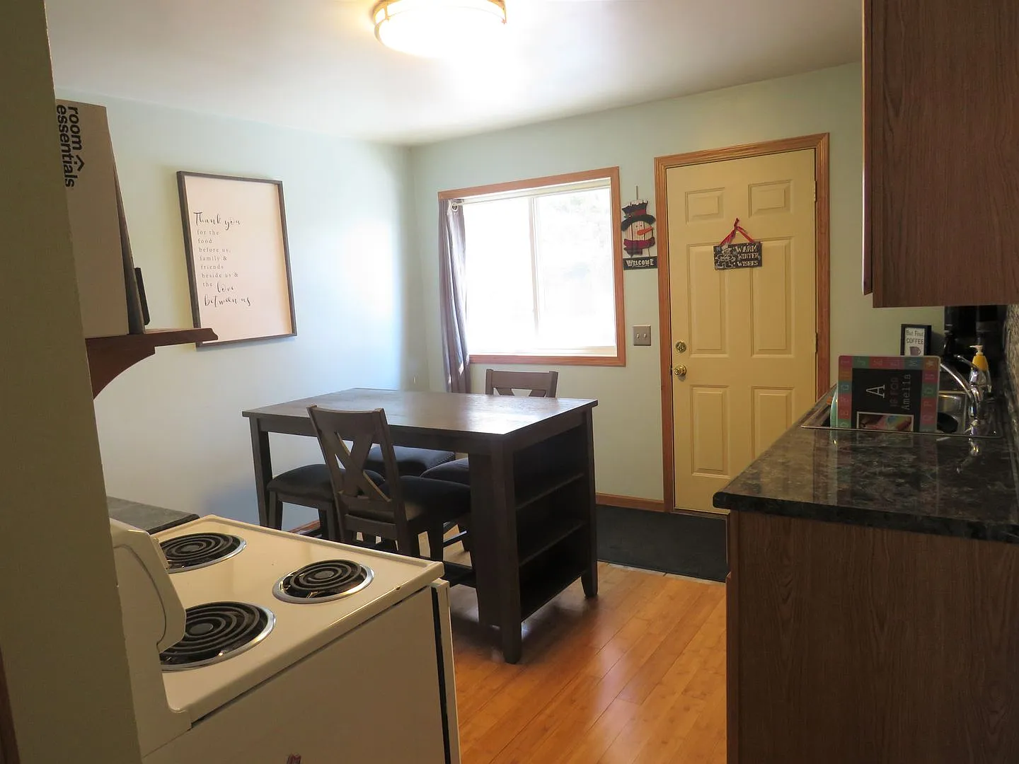 $1,075| 2BD 1BA| 3021 Blakeley Avenue | Available 11/1/2026! — Photo 4