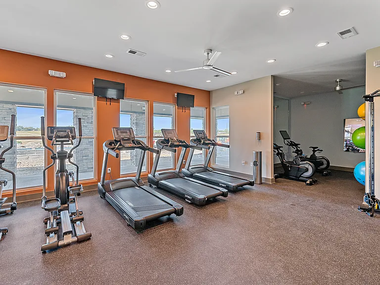 24/7 Fitness Center