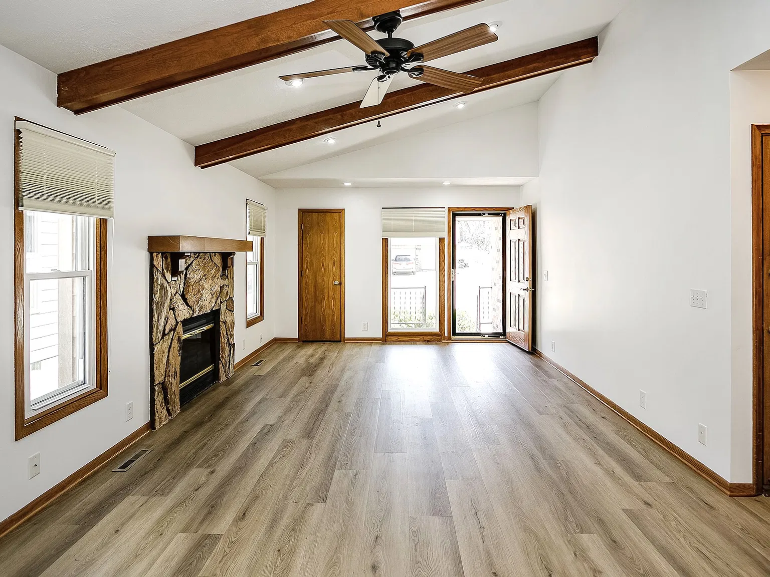 2 bed, 1763 sqft, $2,400 — Photo 4